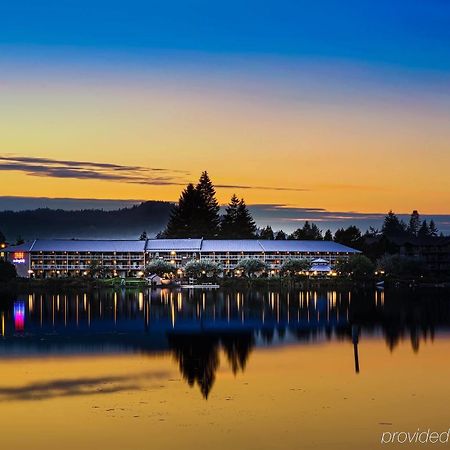 Inn On Long Lake Nanaimo Exteriör bild