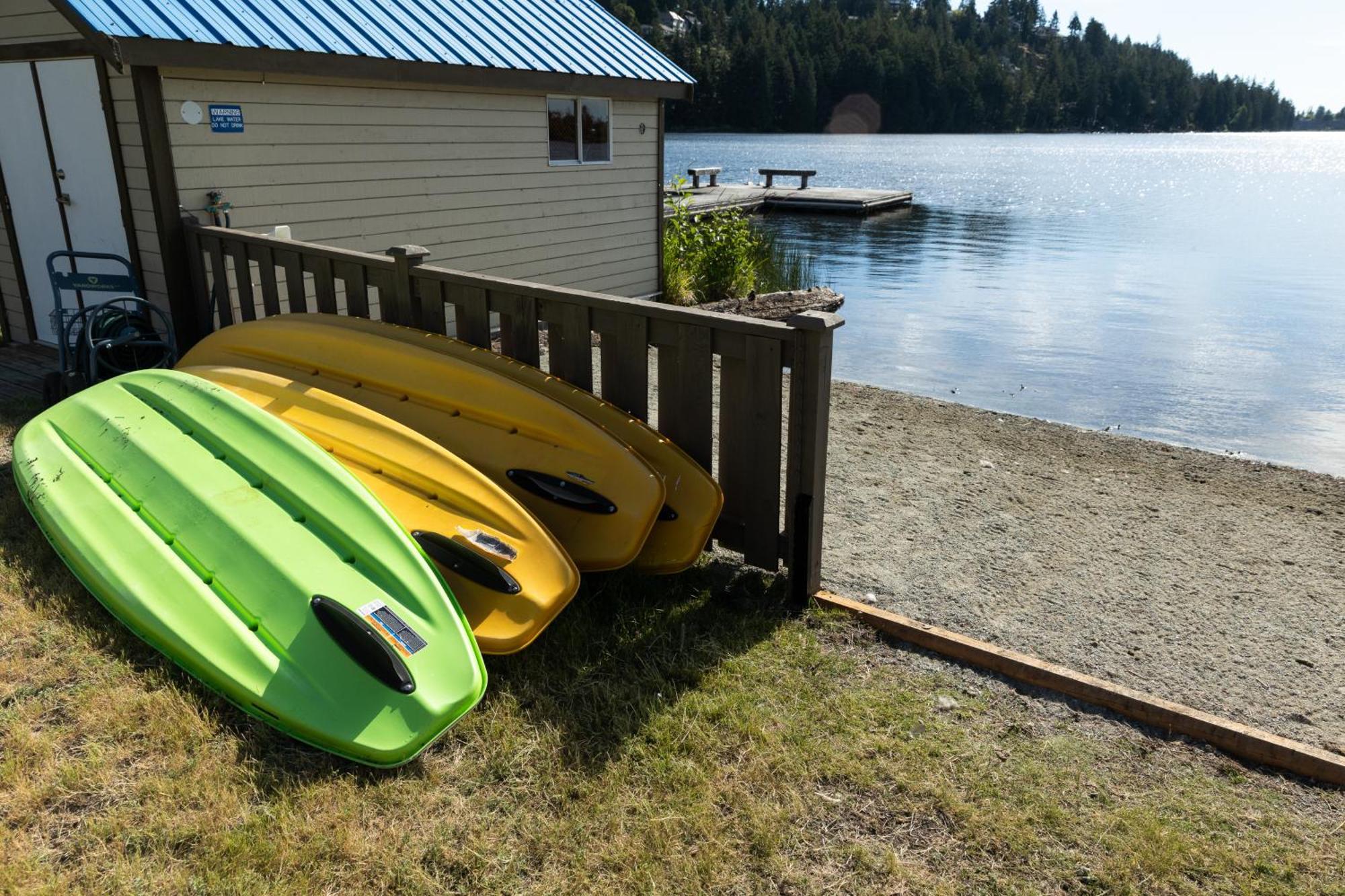 Inn On Long Lake Nanaimo Exteriör bild