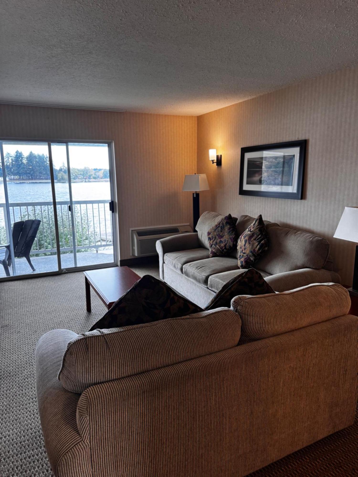 Inn On Long Lake Nanaimo Exteriör bild